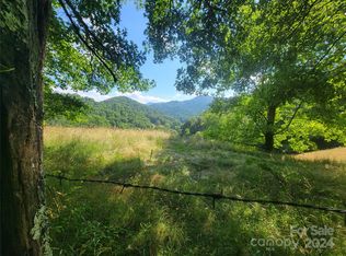 250 Lumberton Rdg #6, Waynesville, NC 28785