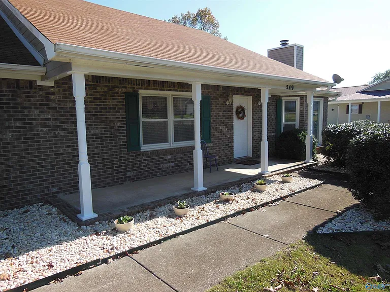 549 Wade Rd SE — Photo 3