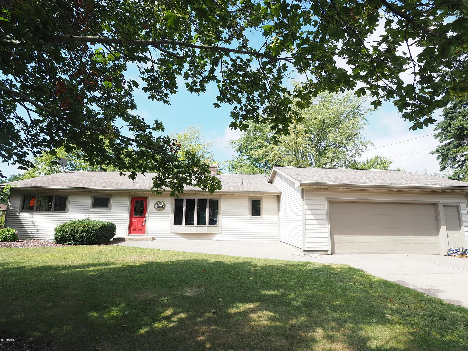 5185 Hillview Dr photo 1