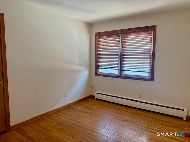 60 Baggott St — Photo 5