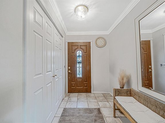 3rd image of 126 Wauwepex Trail