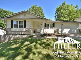 17 Oak Hill Ln, Saint Peters, MO