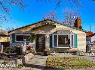 37932 Maplehill St, Harrison Township, MI 48045