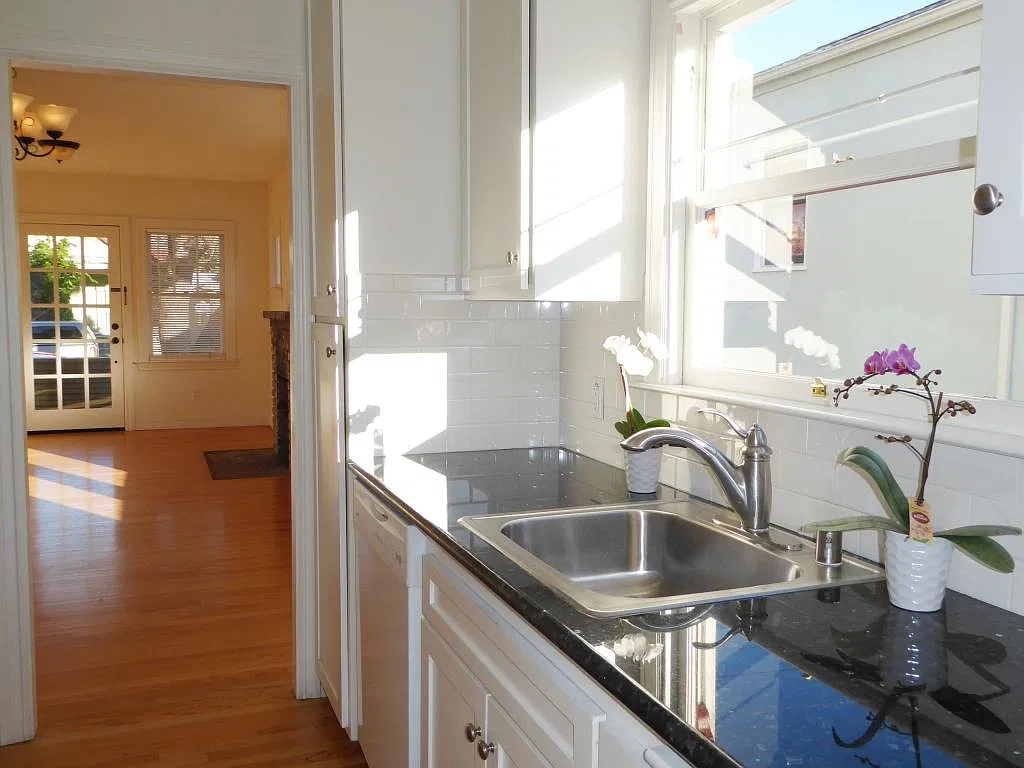 2 bed, 1000 sqft, $3,380 — Photo 4