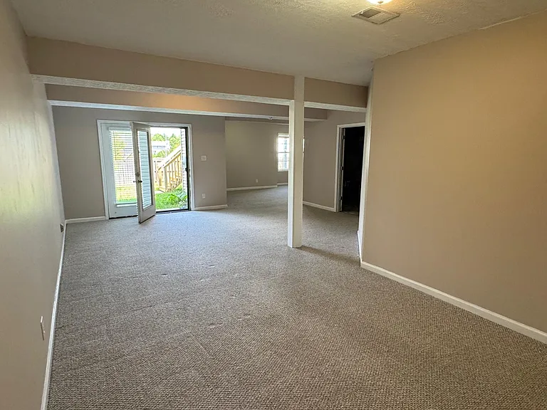 504 Thames Cir — Photo 64