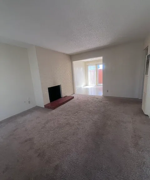 668 Center St #B — Photo 3