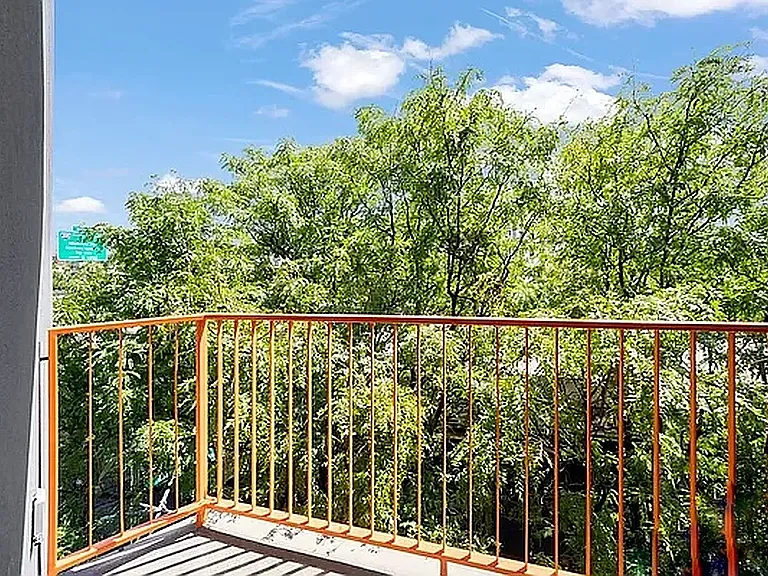 391 Meeker Ave #2D — Photo 4