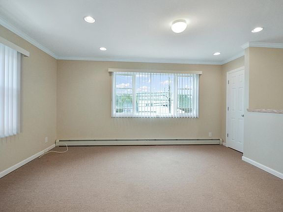 5th image of 308 Jefferson Ave #1