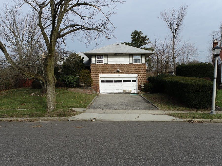1st image of 626 Duke St