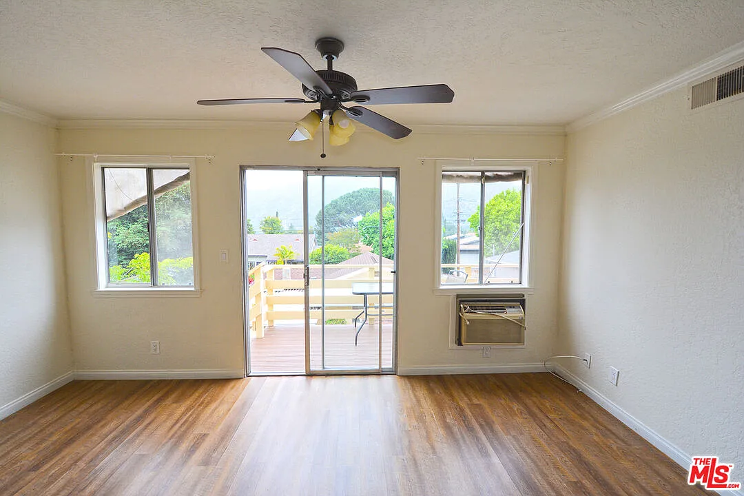2 bed, 1.5 bath, 1117 sqft, $4,000 — Photo 4