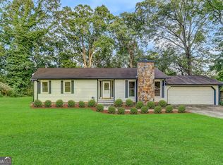 656 Field Cliff Dr, Stone Mountain, GA 30087