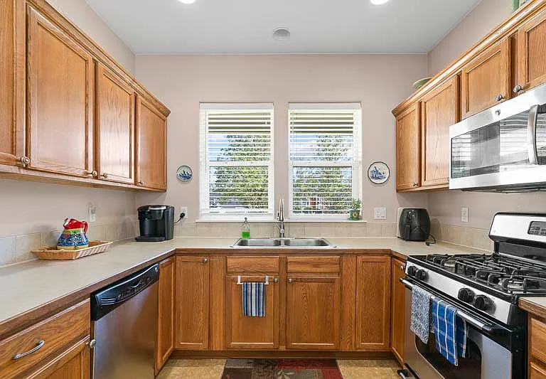 3928 Bentley Dr NE — Photo 5