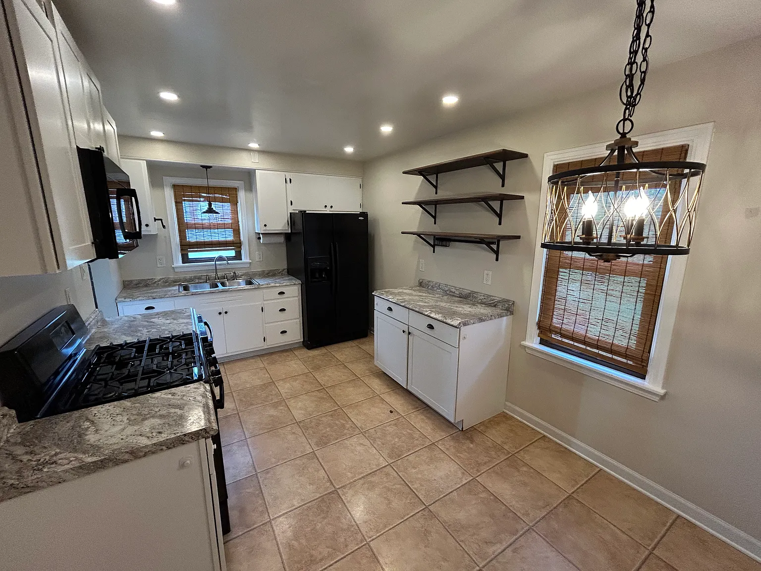 2 bed, 1250 sqft, $1,650 — Photo 3
