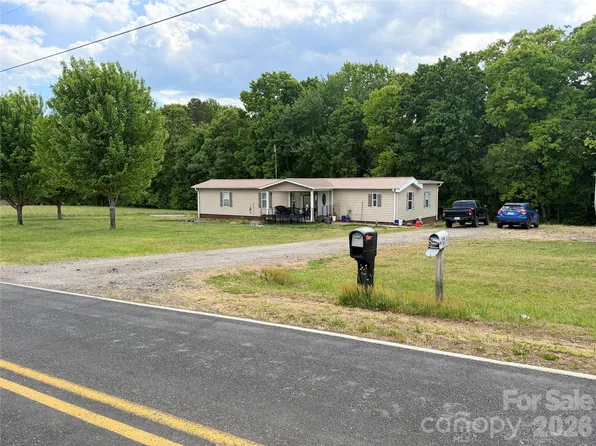 1283 Pisgah Rd, Hiddenite, NC 28636