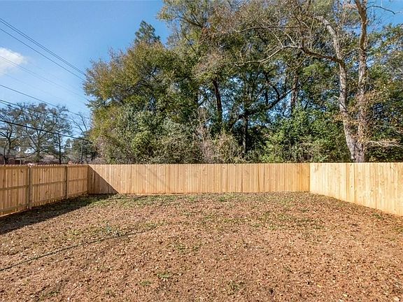 2nd image of 1553 Phillips Ln