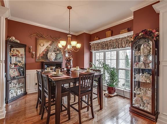 3rd image of 3715 Berryhill Dr