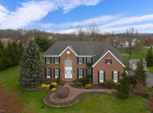 8 Messenger Ln, Ringoes, NJ
