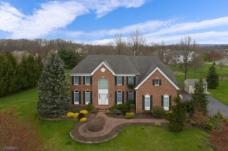 8 Messenger Ln photo 1