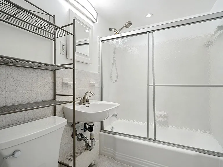 940 25th St NW #107 — Photo 11