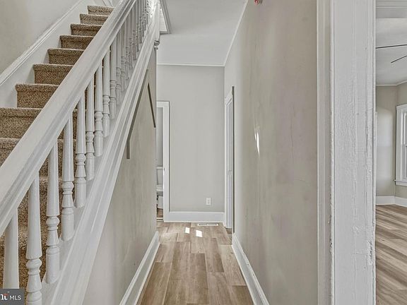 5th image of 513 E Mulberry St