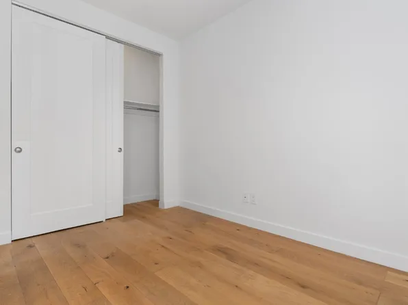 503 West 22nd Street image 4 of 6