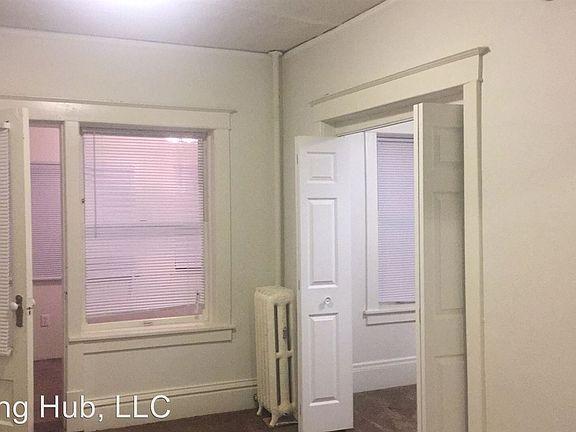3rd image of 467 Herschel St APT 2