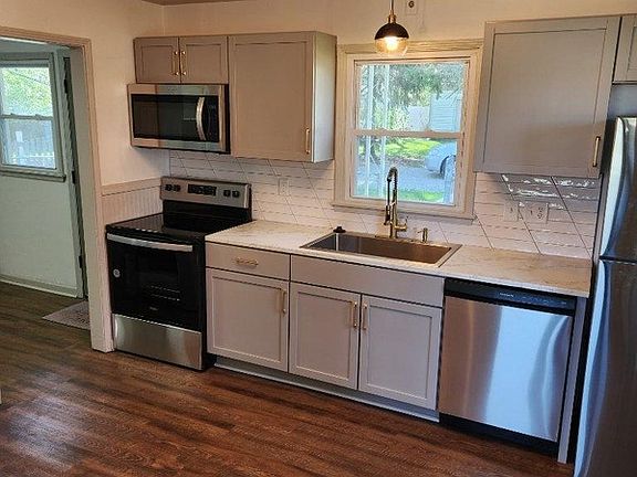 4th image of 1820 Woodman Dr
