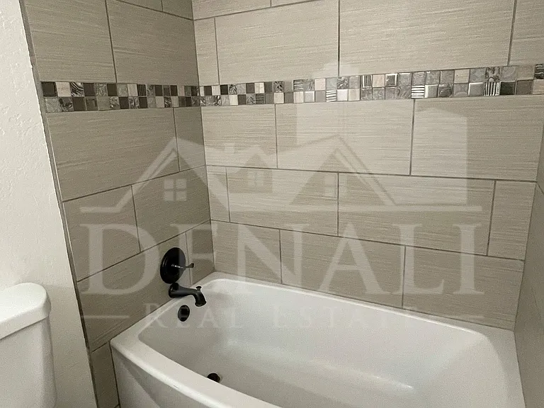 822 S Langley Ave #207 — Photo 17