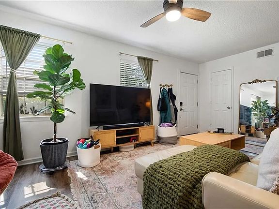 2nd image of 128 Du Rhu Dr #G