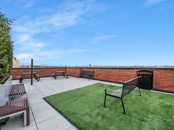 567 Ocean Parkway image 14 of 18