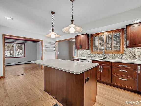 4th image of 40 Osborne Hill Road