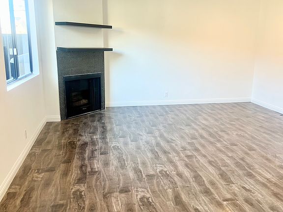 3rd image of 8524 Cashio St APT 101