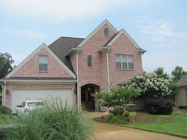1st image of 304 Wellington Ct