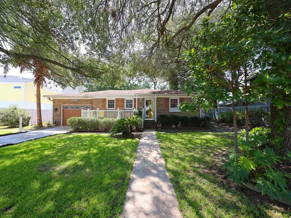903 Tiffany Ln., North Myrtle Beach, SC 29582