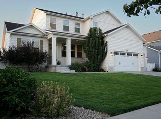 1692 W Spring Meadow Ln, Farmington, UT 84025