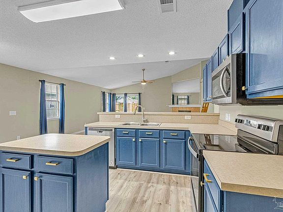 4th image of 725 Moye Ln