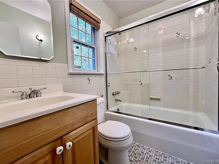 12 Ervilla Dr — Photo 23