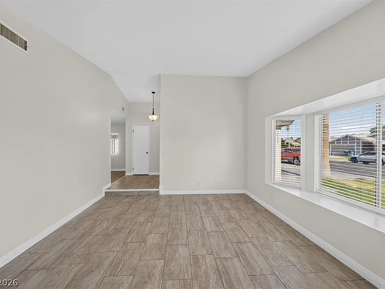 6834 Grandola Dr — Photo 8