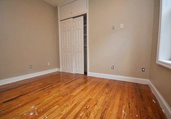 5th image of 326 E 78th St APT 32