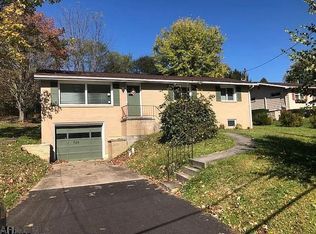 705 Brush Mountain Rd, Hollidaysburg, PA 16648