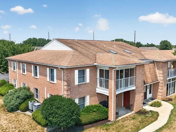 2649 Rolling Green Dr, Macungie, PA 18062