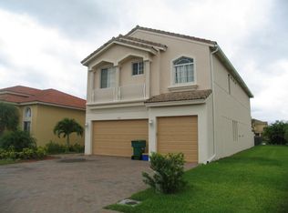 122 Sarona Cir, Royal Palm Beach, FL 33411