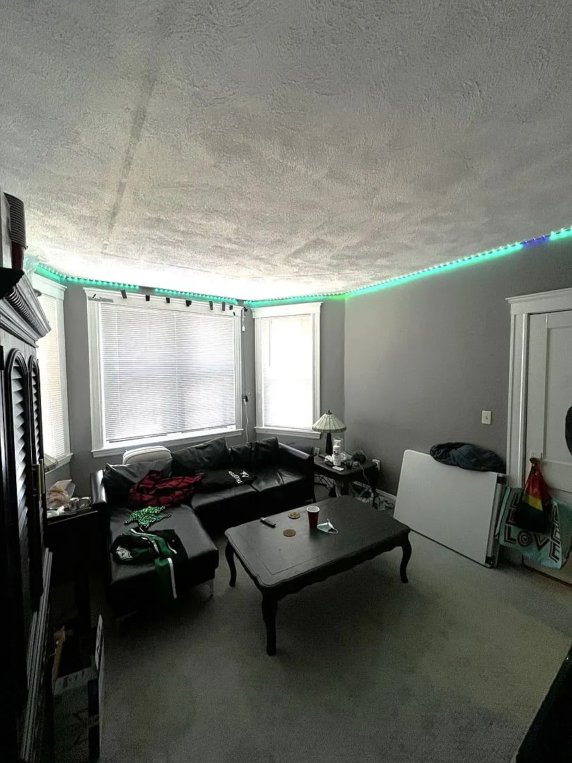 No Brokers Fee, Heat, Hot Water Included, Parking Included, Laundry on a Site — Photo 1