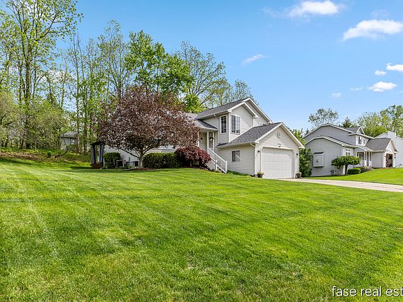2nd image of 2796 Bryanwood Dr NW