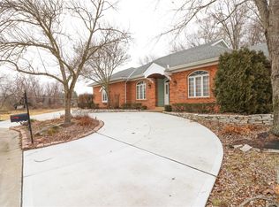 312 Cookshire Ln, Chesterfield, MO 63017