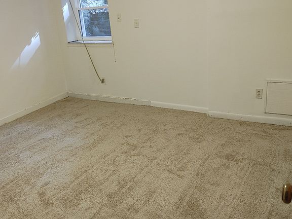 3rd image of 2116 Saint James Ave #1