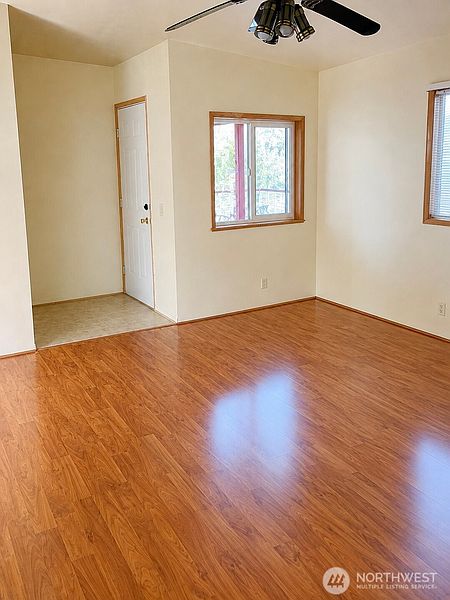 5th image of 836 Harmon Way S #2