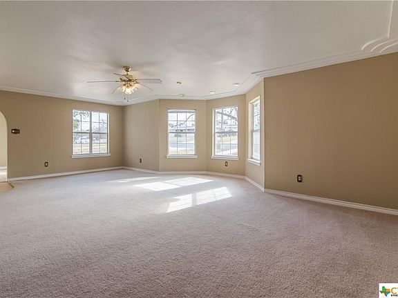 5th image of 809 Oak Hill Dr