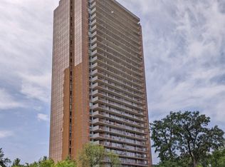 1 Evergreen Pl, Winnipeg, MB R3L 0E9