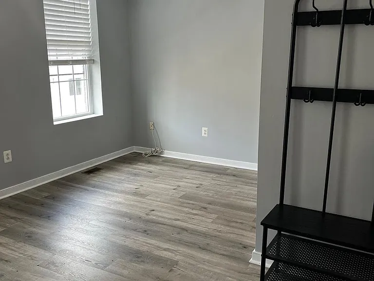 1323 N 15th St #2 — Photo 3
